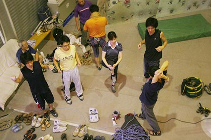 090802_stretch1.jpg
