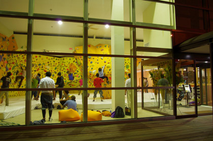 110408_nigiwai.jpg
